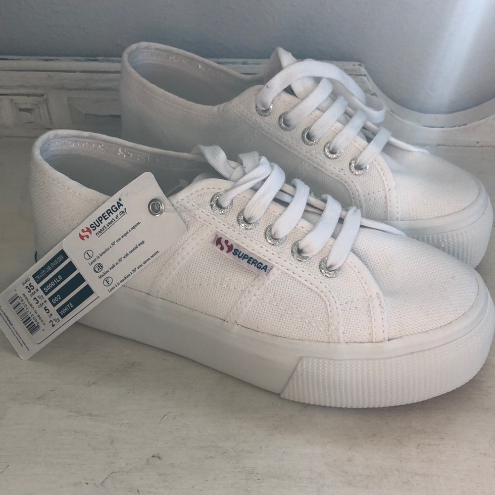 White, platform superga’s!